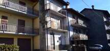 Costa Serina grazioso bilocale con terrazzo e balconi