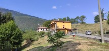 Sant’Omobono Terme in villa bifamiliare, adorabile trilocale con giardino e box